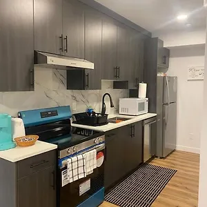 Holiday home Pebbles' Cozy 2bed Basement - Near Downtown, Edmonton